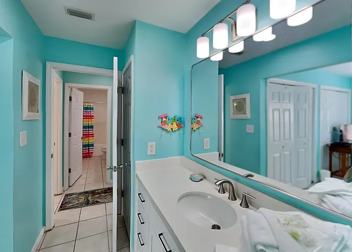 Apartment Three Cs #102 - Surfsong *